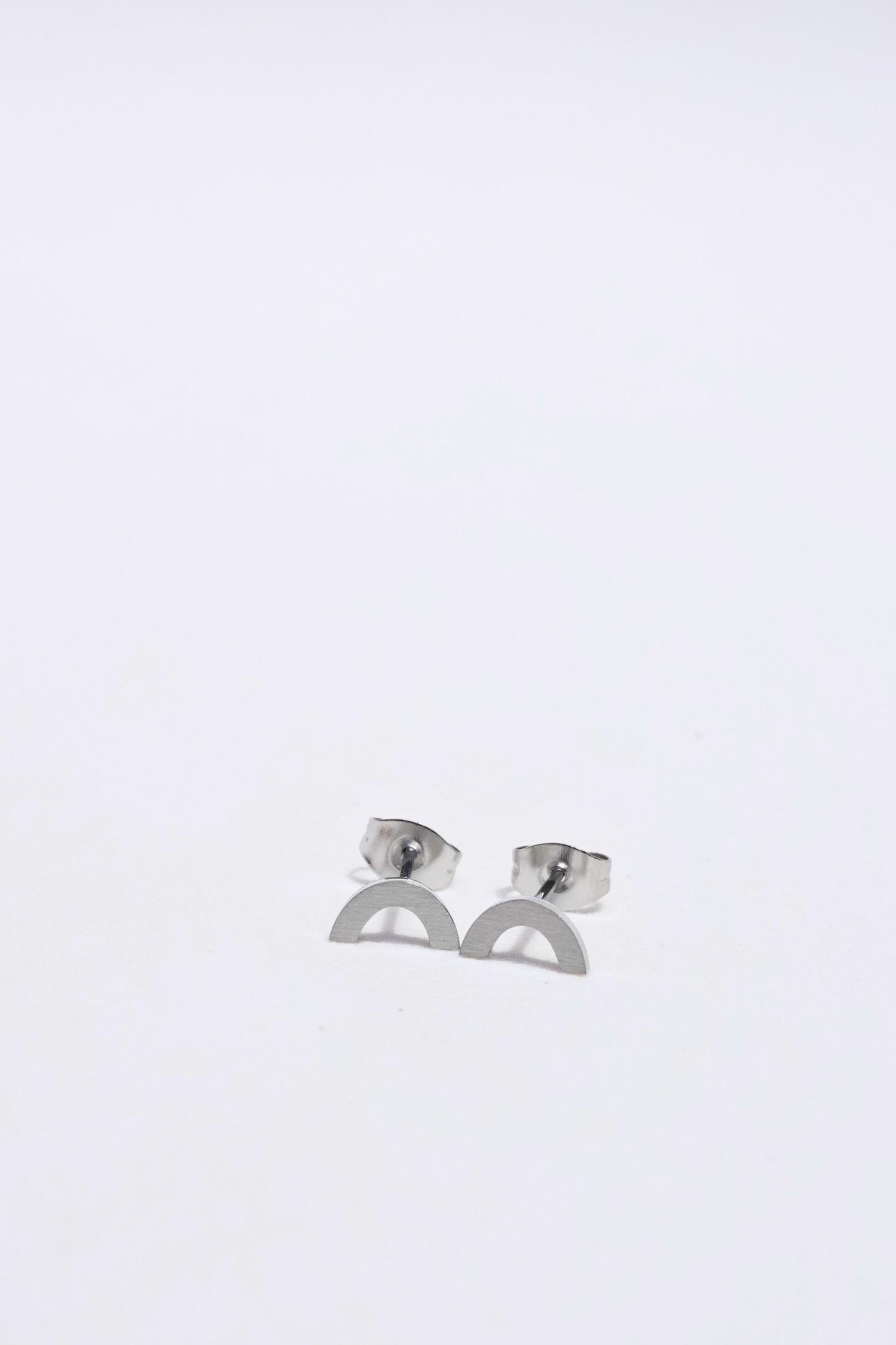 Arc studs