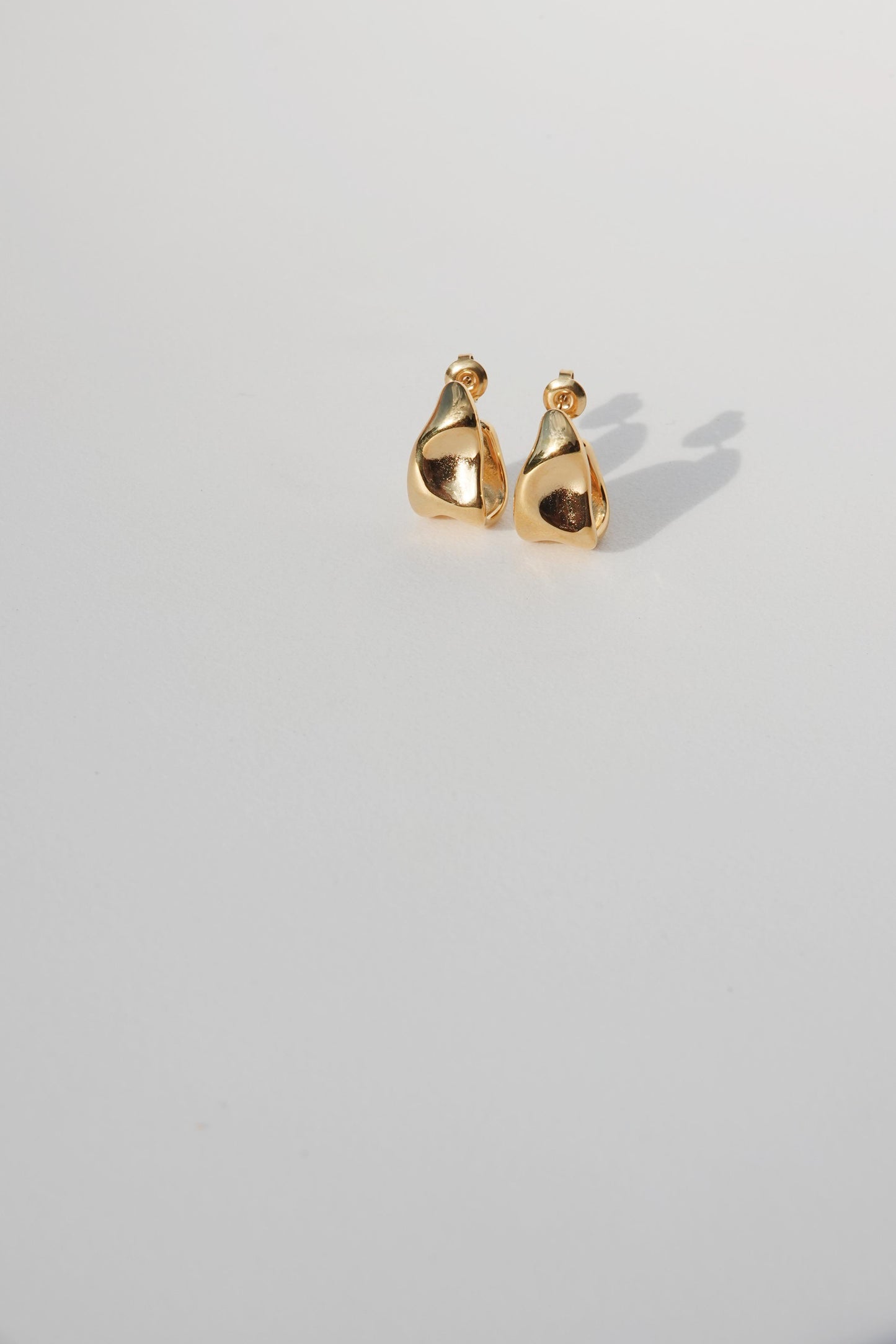 Wave Studs