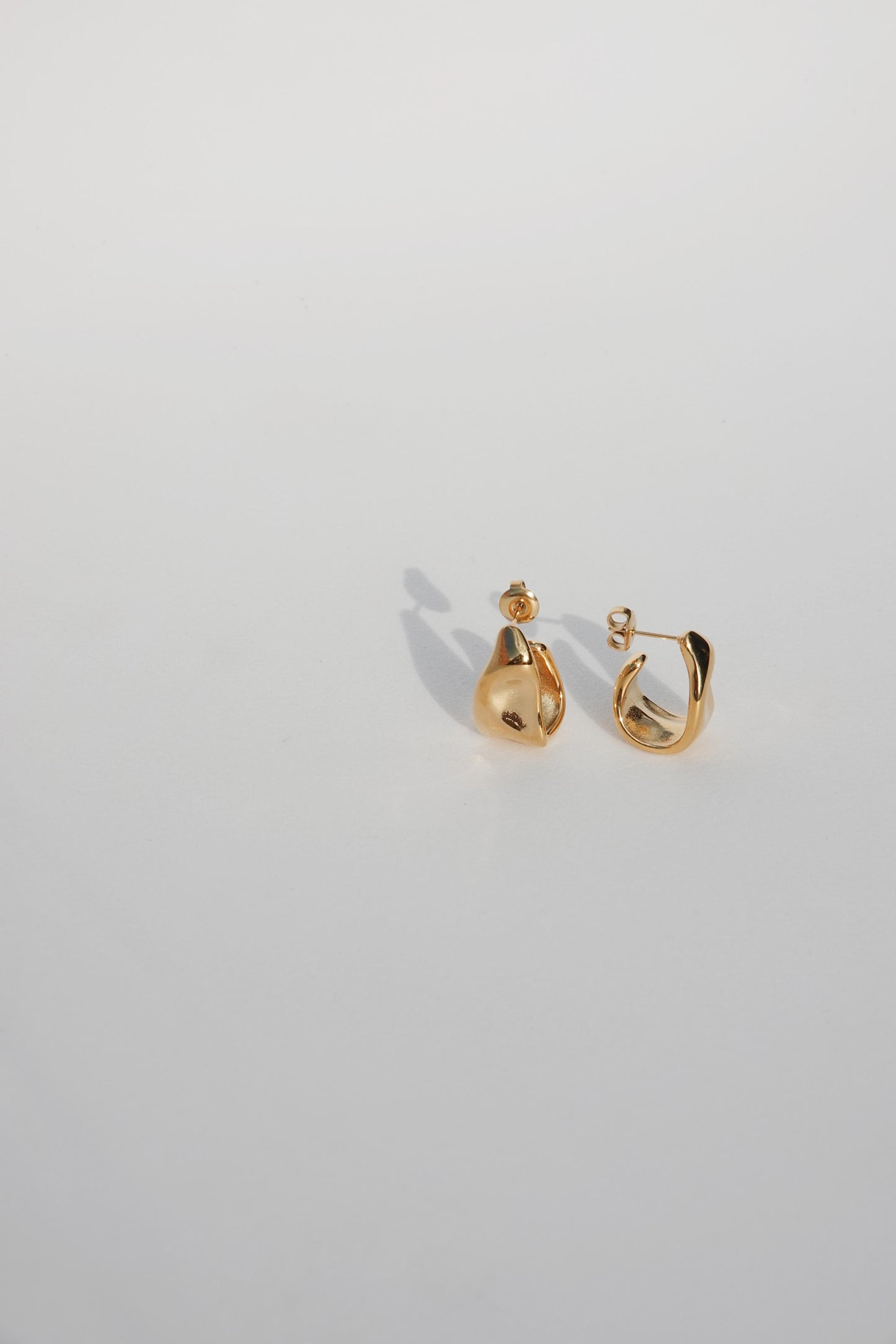 Wave Studs