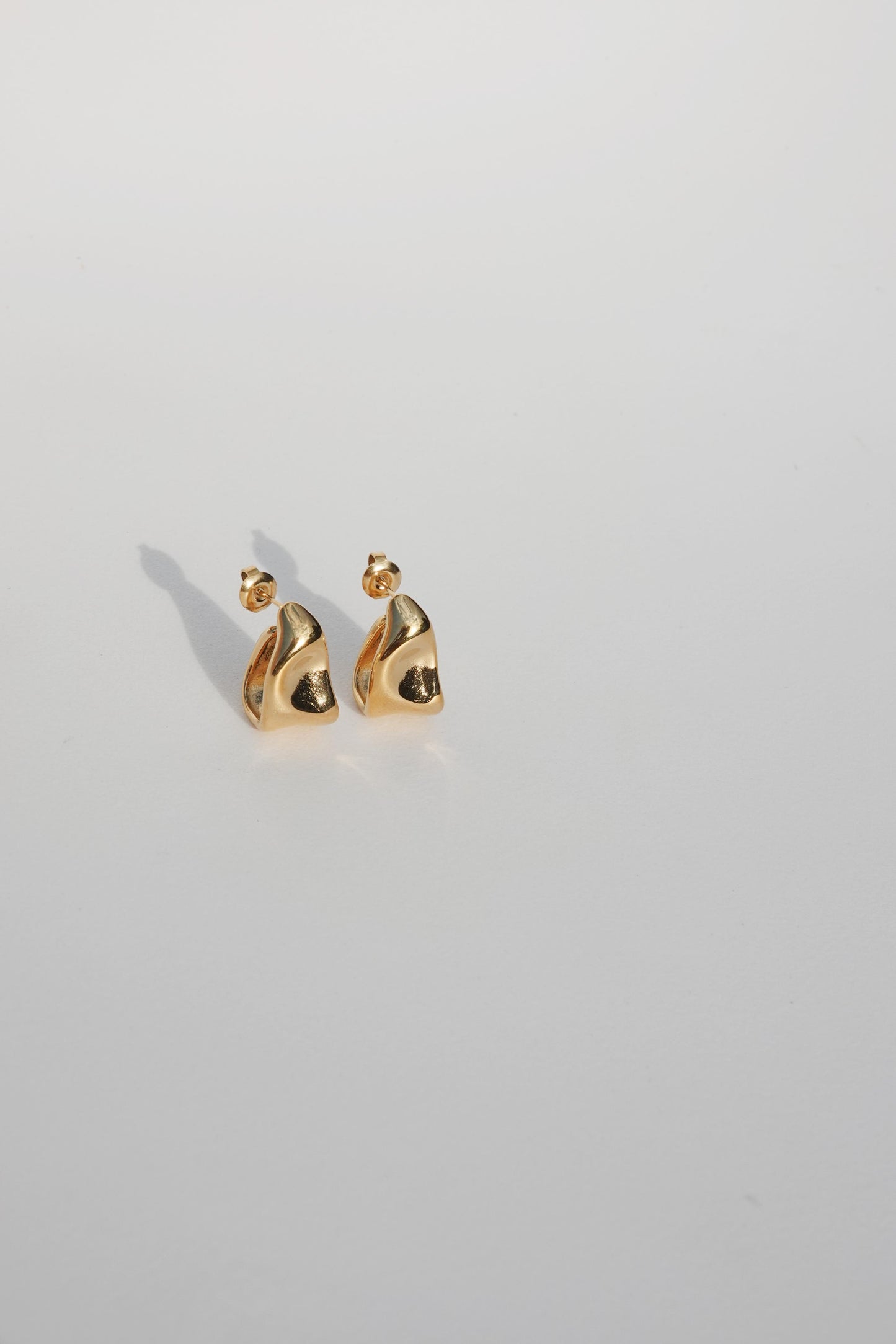 Wave Studs
