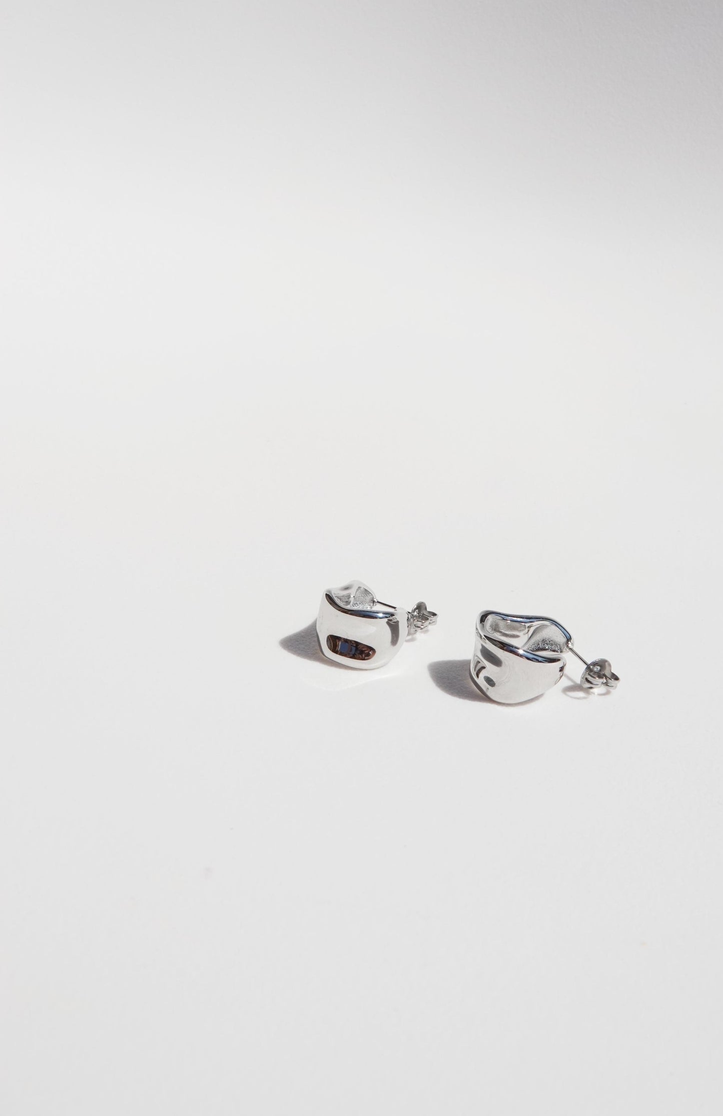 Wave Studs