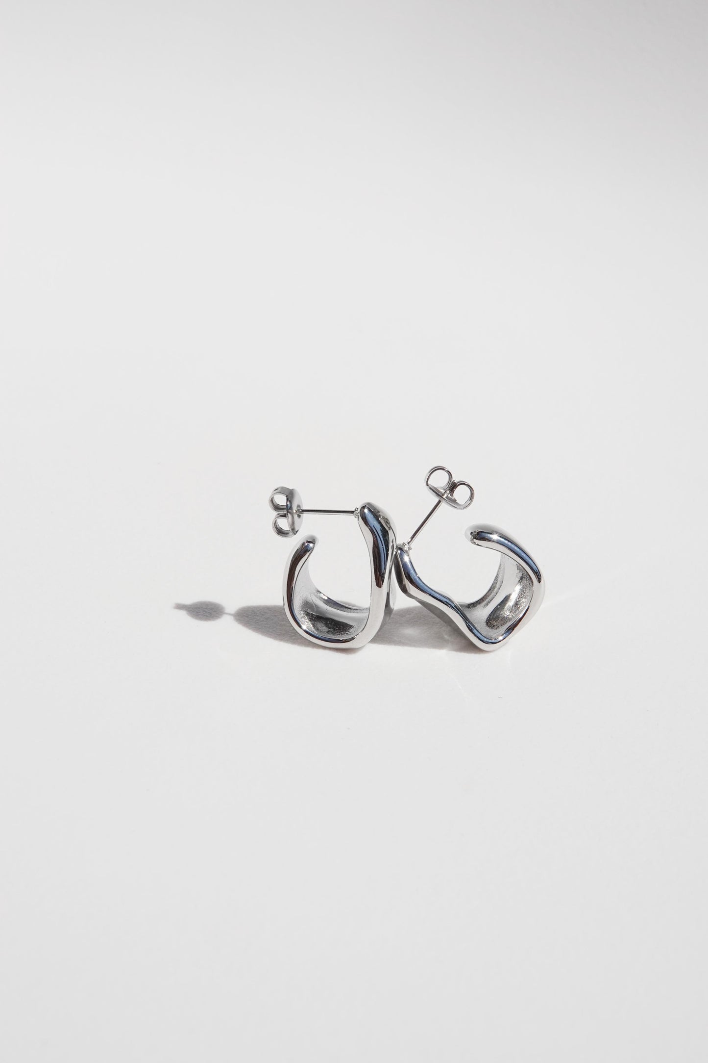 Wave Studs