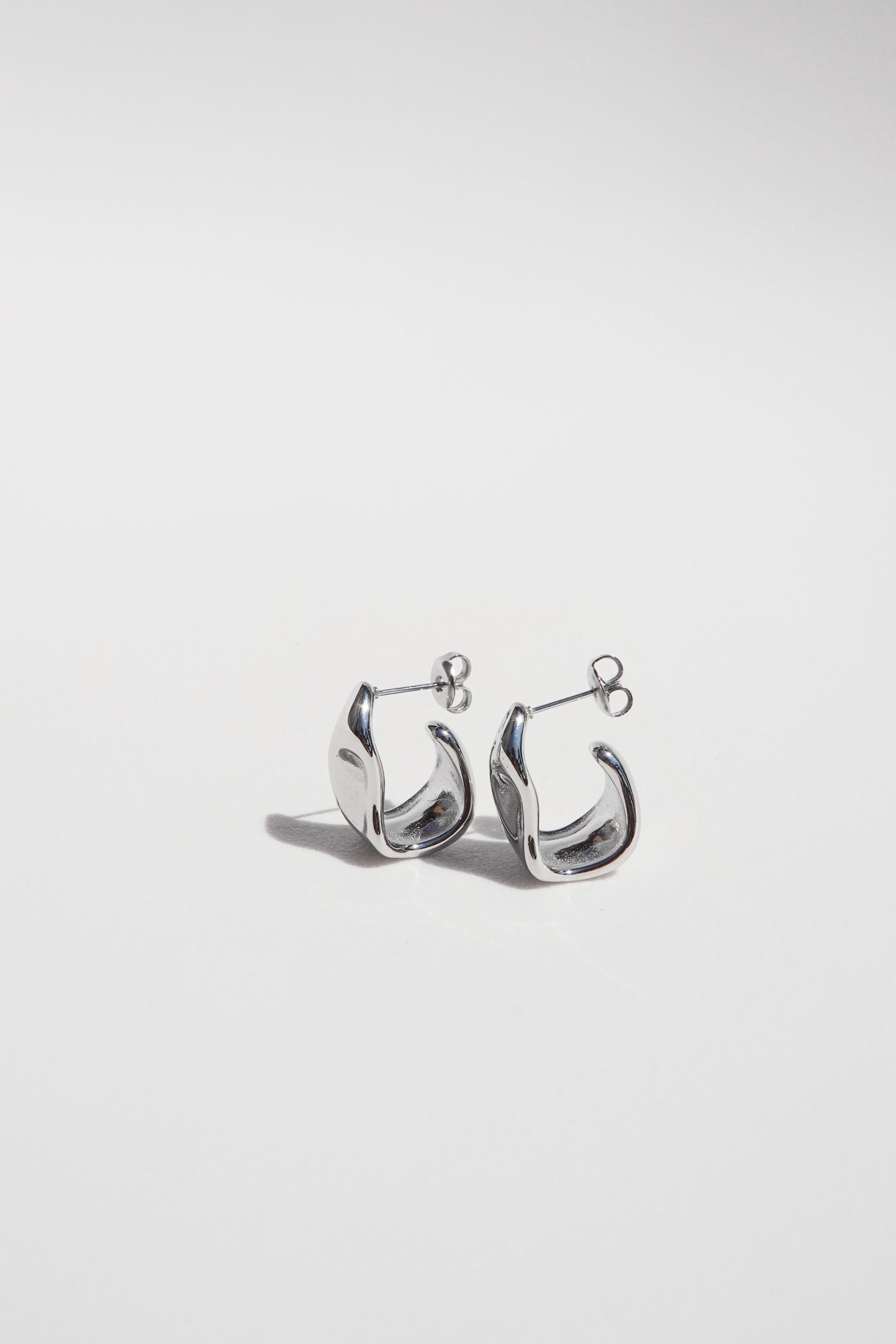 Wave Studs