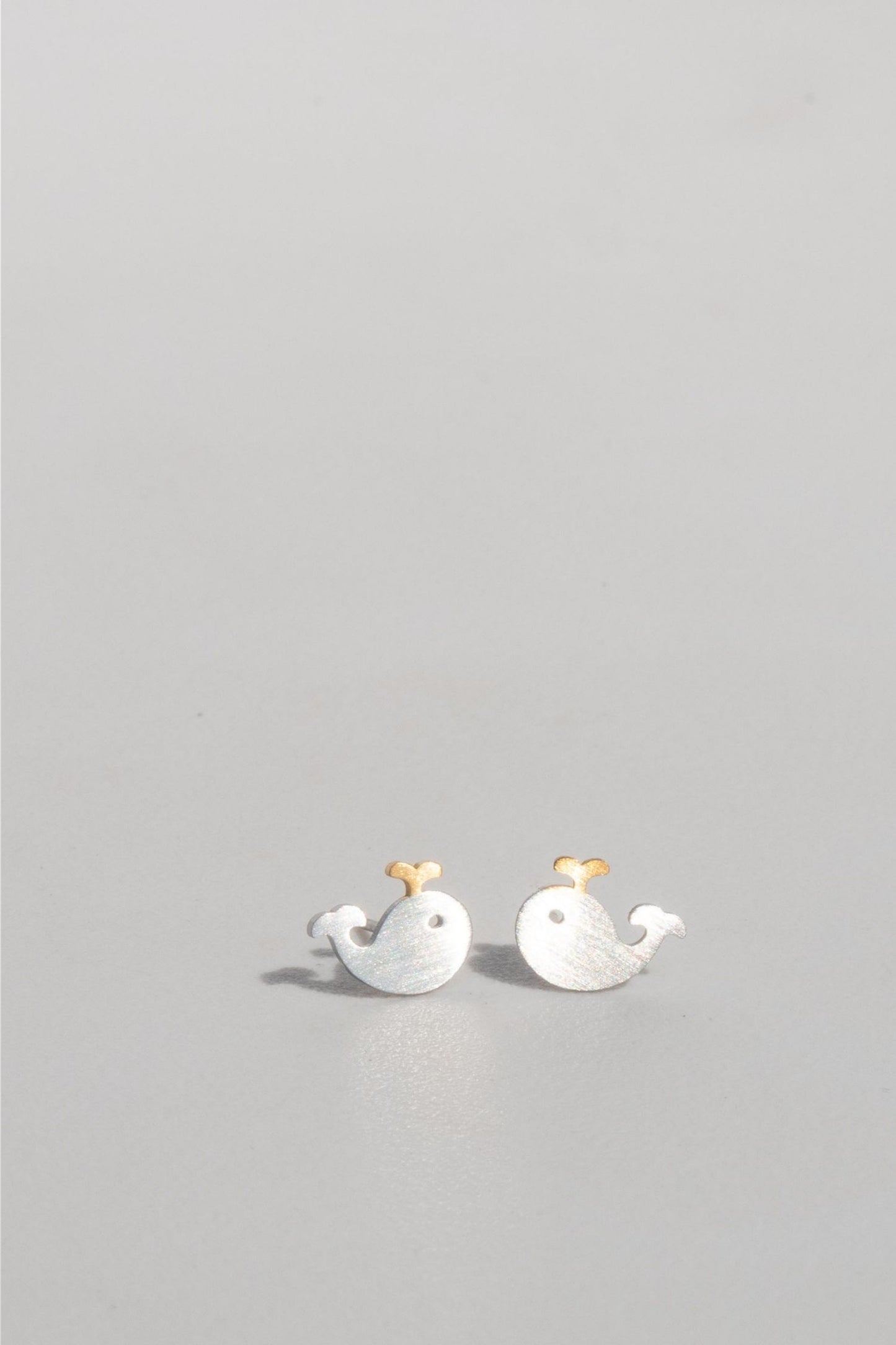 Silver Whale Gold Plated Spout